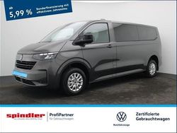 Grau (graphite dust metallic) Gebraucht 2025 VW Caravelle Life Van / Kleinbus | 49.981 € (Fairer Preis)