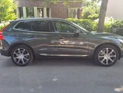 Grau Gebraucht 2019 Volvo XC60 Inscription SUV | 30.750 € (Guter Preis)