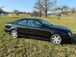 Schwarz Gebraucht 2001 Mercedes CLK320 Edition Coupé | 9.999 € (Teuer)