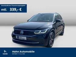 Deep black perleffekt (metallic) Gebraucht 2021 VW Tiguan Life SUV | 28.740 € (Guter Preis)