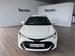 Schneeweiß Gebraucht 2019 Toyota Corolla Club Kombi | 19.750 € (Superpreis)