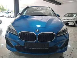 Blau Gebraucht 2018 BMW 218 Active Tourer M Sport Van / Kleinbus | 17.399 € (Fairer Preis)