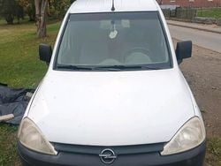 Weiß Gebraucht 2003 Opel Combo Van / Kleinbus | 1.499 € (Guter Preis)