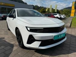 Lack weiss banquise/typ aussen Gebraucht 2024 Opel Astra Kombi | 22.900 € (Fairer Preis)