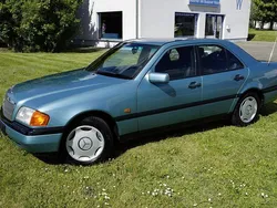 Grün Gebraucht 1995 Mercedes C180 Limousine | 7.999 €
