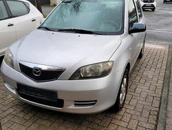 Grau Gebraucht 2004 Mazda 2 Kleinwagen | 900 € (Fairer Preis)