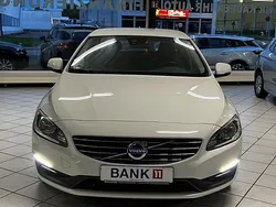 Weiß Gebraucht 2014 Volvo V60 Kinetic Kombi | 12.990 € (Fairer Preis)