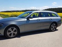 Grau Gebraucht 2020 Mercedes E220 Kombi | 34.500 € (Fairer Preis)