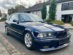 Blau Gebraucht 1995 BMW 318 Cabriolet M Sport Cabrio | 9.000 €