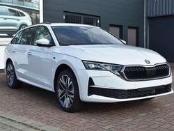 Moonweiss metallic Neu 2025 Skoda Octavia Tour Kombi | 41.900 € (Fairer Preis)