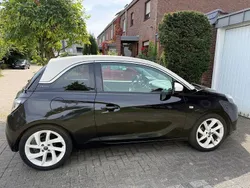 Schwarz Gebraucht 2018 Opel Adam Kleinwagen | 8.900 € (Etwas zu teuer)
