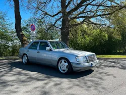 Silber Gebraucht 1995 Mercedes E280 AMG Limousine | 10.000 €
