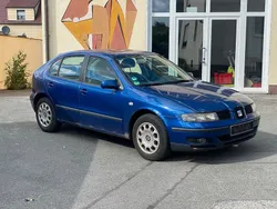 Blau Gebraucht 2002 Seat Leon Limousine | 450 € (Superpreis)