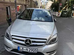 Silber Gebraucht 2015 Mercedes B180 AMG line Van / Kleinbus | 14.490 € (Superpreis)