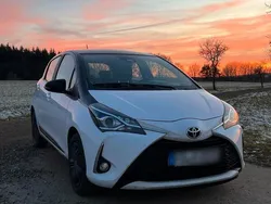 Weiß Gebraucht 2018 Toyota Yaris Kleinwagen | 12.500 €