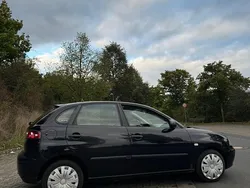 Schwarz Gebraucht 2004 Seat Ibiza Limousine | 650 € (Guter Preis)