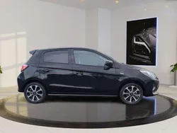 Pianoschwarz (x37) Gebraucht 2024 Mitsubishi Space Star Select+ Limousine | 17.000 € (Etwas zu teuer)