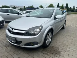 Silber Gebraucht 2006 Opel Astra Cabriolet Edition Cabrio | 3.490 € (Guter Preis)