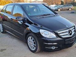 Schwarz Gebraucht 2011 Mercedes 180 Sport Edition Limousine | 8.490 € (Fairer Preis)