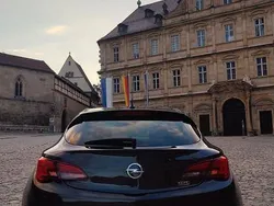 Schwarz Gebraucht 2011 Opel Astra GTC Edition Limousine | 6.200 € (Teuer)