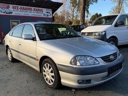 Silber Gebraucht 2002 Toyota Avensis Style Limousine | 3.799 € (Etwas zu teuer)