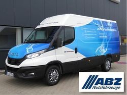 Weiß (weiß) Gebraucht 2023 Iveco Daily Van / Kleinbus | 47.481 €
