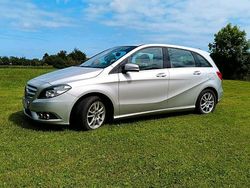 Silber Gebraucht 2012 Mercedes B180 Van / Kleinbus | 11.500 €