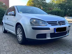 Silber Gebraucht 2004 VW Golf V Kleinwagen | 2.000 € (Fairer Preis)