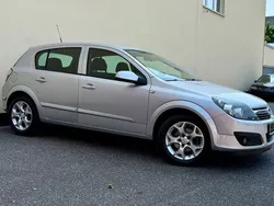 Silber Gebraucht 2006 Opel Astra Edition Limousine | 5.790 € (Teuer)