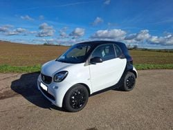 Weiß Gebraucht 2017 Smart ForTwo Coupé Kleinwagen | 6.400 € (Guter Preis)