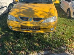 Gelb Gebraucht 2001 Renault Mégane Cabriolet Cabrio | 2.000 € (Teuer)