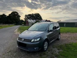 Grau Gebraucht 2012 VW Touran Style Van / Kleinbus | 5.400 € (Superpreis)