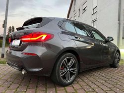 Grau Gebraucht 2021 BMW 120 Sport Line Kleinwagen | 24.100 € (Fairer Preis)
