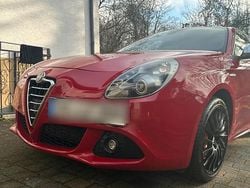 Rot Gebraucht 2013 Alfa Romeo Giulietta Limousine | 10.350 € (Teuer)
