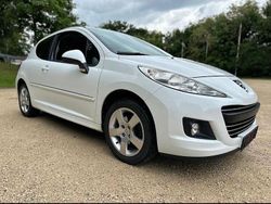 Schwarz Gebraucht 2010 Peugeot 207 Premium Kleinwagen | 4.390 € (Fairer Preis)