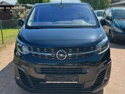 Schwarz Gebraucht 2023 Opel Vivaro Van | 26.990 € (Fairer Preis)