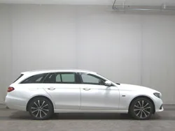 Weiss Gebraucht 2020 Mercedes E300 Avantgarde Kombi | 21.980 € (Fairer Preis)