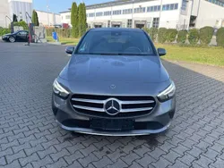 Grau Gebraucht 2019 Mercedes B200 Van / Kleinbus | 19.999 € (Guter Preis)