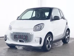 Weiß Gebraucht 2024 Smart ForTwo Electric Drive Passion Cabrio | 16.950 € (Fairer Preis)