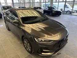 Grau Gebraucht 2024 Ford Focus ST-Line X Limousine | 23.700 € (Superpreis)