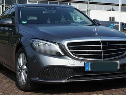 Grau Gebraucht 2019 Mercedes C200 Avantgarde Kombi | 23.600 € (Superpreis)