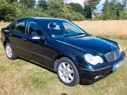 Blau Gebraucht 2003 Mercedes C240 Limousine | 8.500 €