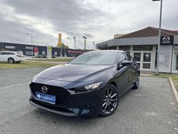 Deep crystal blue Gebraucht 2025 Mazda 3 Center-Line Limousine | 26.480 € (Etwas zu teuer)