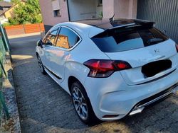 Weiß Gebraucht 2014 Citroën DS4 Kleinwagen | 6.300 €