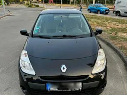 Schwarz Gebraucht 2010 Renault Clio II Kleinwagen | 1.700 € (Teuer)