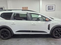 Weiß Gebraucht 2024 Dacia Jogger Extreme Van / Kleinbus | 16.990 € (Guter Preis)