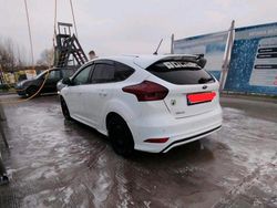 Weiß Gebraucht 2018 Ford Focus ST-Line Limousine | 8.500 € (Fairer Preis)