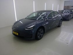 Grau Gebraucht 2020 Tesla Model 3 Standard Range Limousine | 19.900 € (Guter Preis)