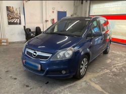 Blau Gebraucht 2006 Opel Zafira Van / Kleinbus | 2.600 € (Etwas zu teuer)