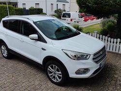 Weiß Gebraucht 2018 Ford Kuga Cool & Connect SUV | 15.900 € (Fairer Preis)